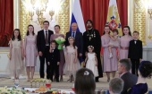 Президент России наградил орденом «Родительская слава» семьи многодетных священников